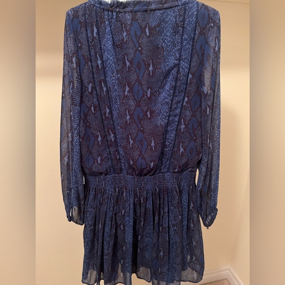 Banana Republic blue dress with elasticized drop waist. - Picture 2 of 6